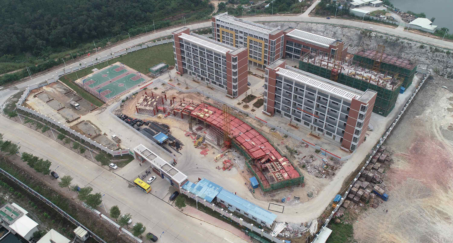 6、2019_1025_162330A開平市（翠山湖）職教中心二期項(xiàng)目乘勢而上、破土動(dòng)工。.jpg