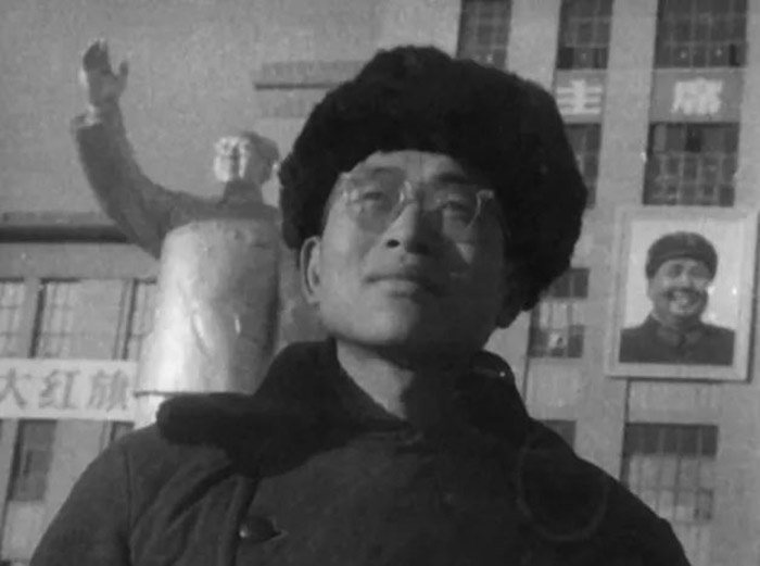 1966年，司徒兆光從蘇聯(lián)歸國，為北京工業(yè)學(xué)院創(chuàng)作毛主席雕像.jpg