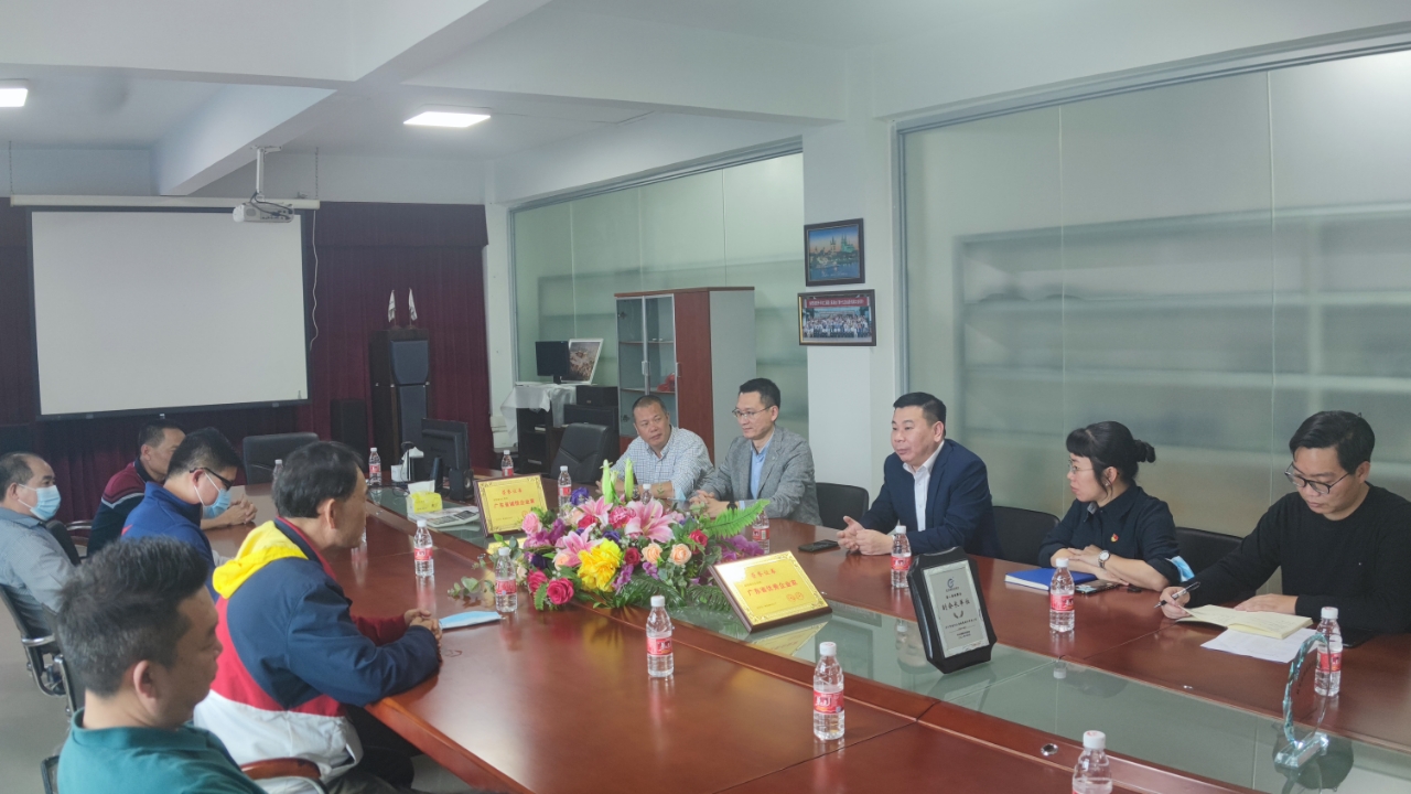 2聯(lián)合龍勝商會(huì)與轄區(qū)腳輪、汽配代表企業(yè)開展行業(yè)座談會(huì)，交流行業(yè)發(fā)展趨勢(shì)和產(chǎn)業(yè)發(fā)展升級(jí)思路.jpg