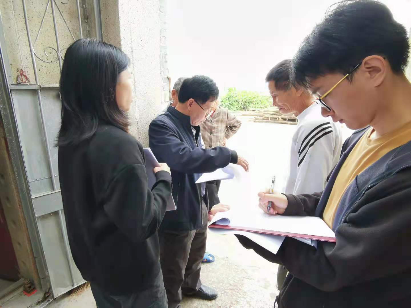 入戶(hù)聽(tīng)民聲、集民意.jpg