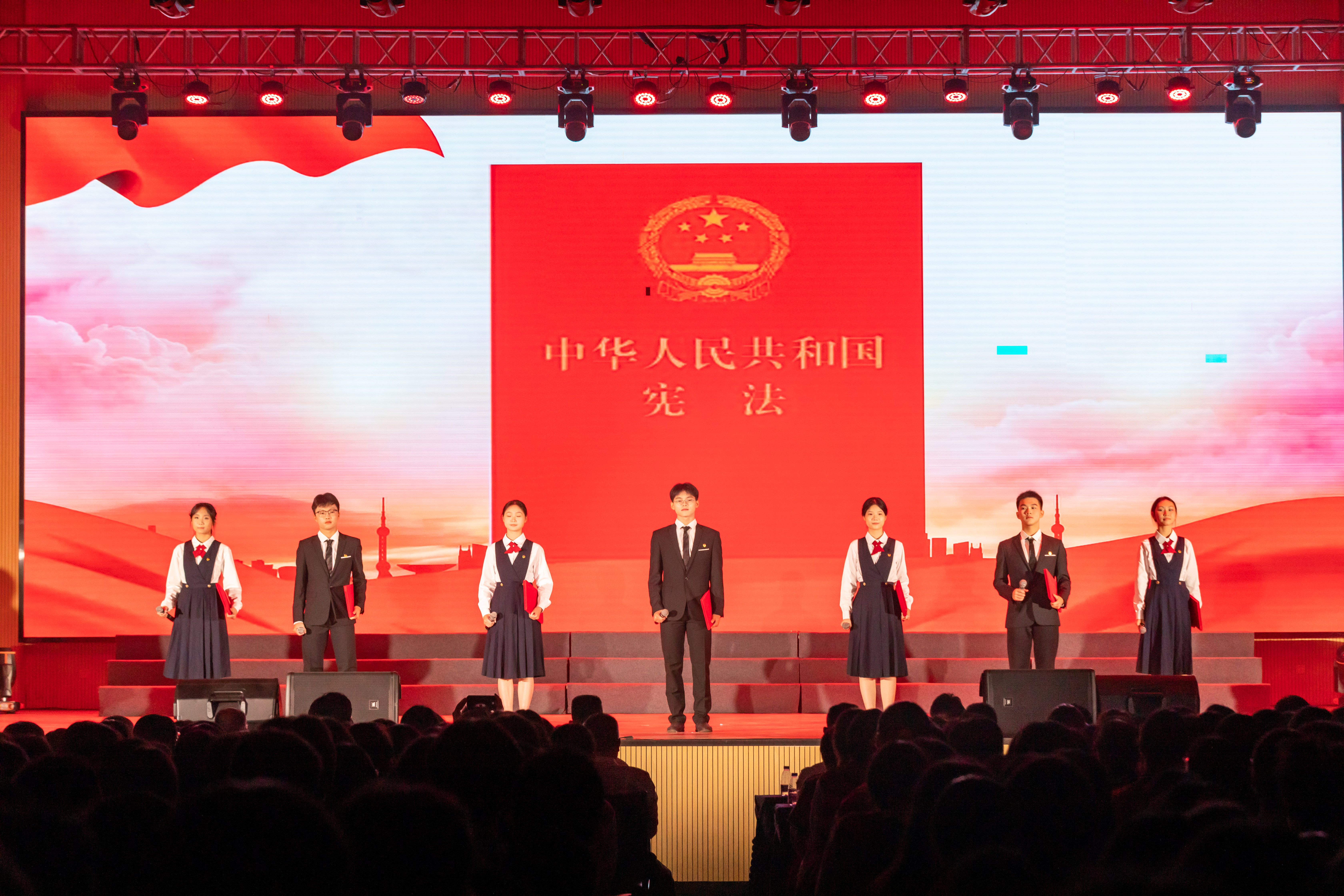 10.朗誦《尊法守法，法在我心中》.jpg